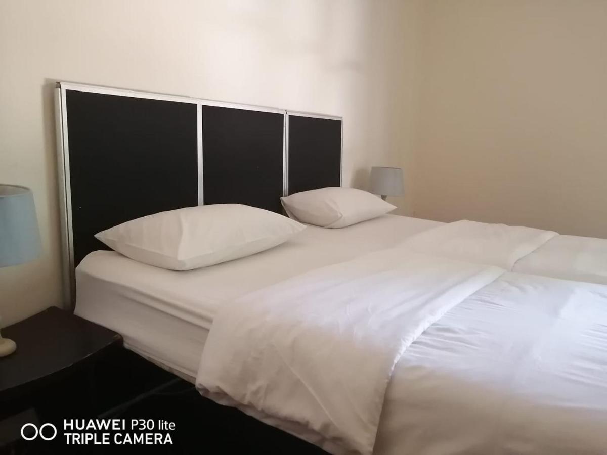 Rosebank Hostel Йоханнесбург Экстерьер фото